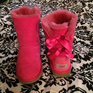 Bailey bow ugg boots 🚫 No trades 🚫