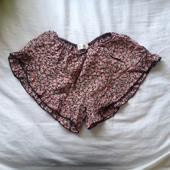 Brandy Melville Floral Vodi Shorts