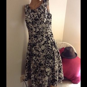 Black & White beautiful dress!