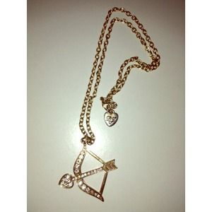 Betsey Johnson necklace✨