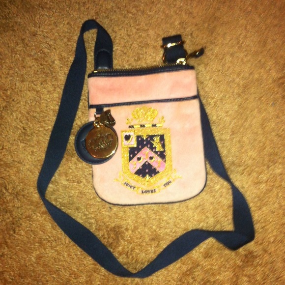 🚫TRADED🚫Juicy Couture cross body bag 👑