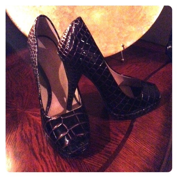 Colin Stuart patent leather pumps