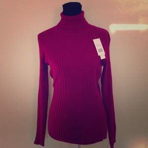 SOLD IN BUNDLE!!! burgundy turtle neck sweater
