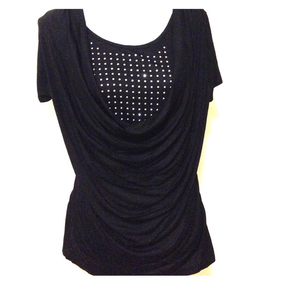🚨SOLD🚨  NWT black top