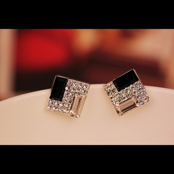 black white super flash drill box earrings