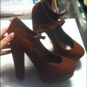 Platform never worn platform heals