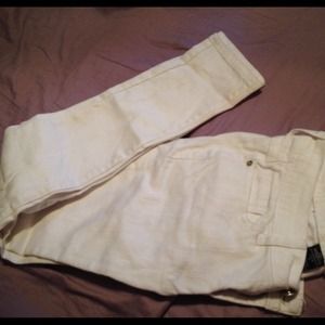 White skinny jeans