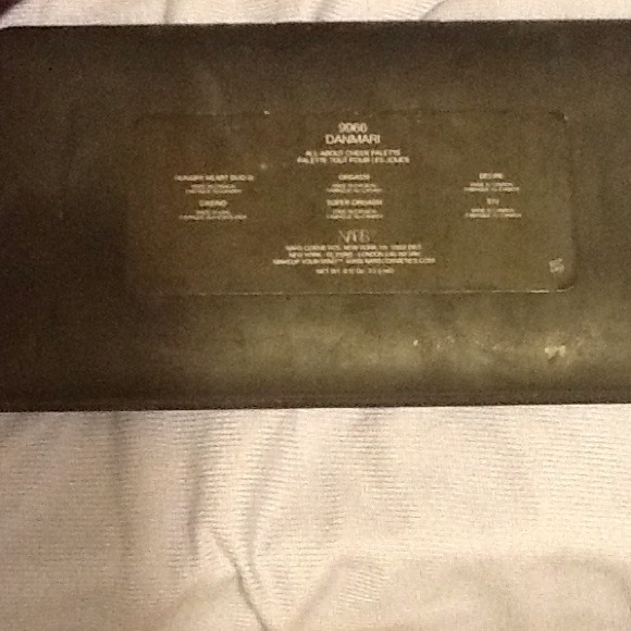 Sold Nars limited edition blush palette Sold - Picture 3 of 4