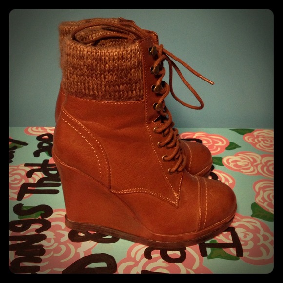 Shoes - Wedge Boots
