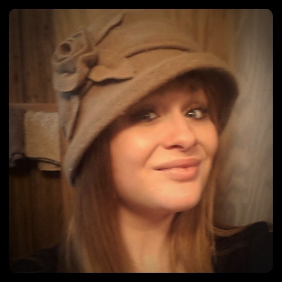 Cute hat from Claire's worn MAYBE once - Picture 1 of 2