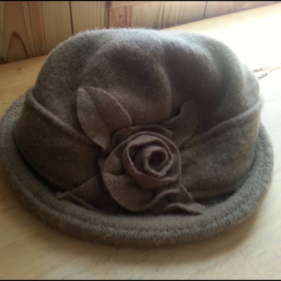 Cute hat from Claire's worn MAYBE once - Picture 2 of 2