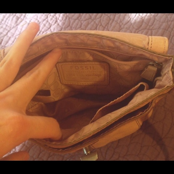 🚫SOLD ON EBAY🚫Pale Pink Fossil Crossbody Bag - Picture 4 of 4