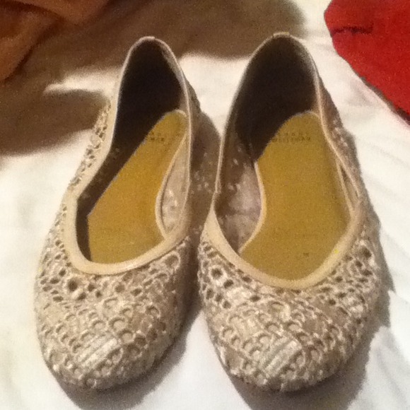 Stuart weitzman nude eyelet flats 10 - Picture 1 of 3