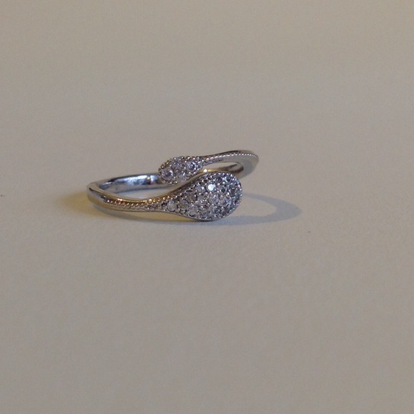 NWT Silver ring - Picture 2 of 4