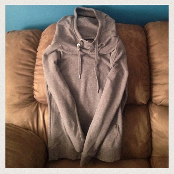 Grey hoodie and ugg cleaner bundle