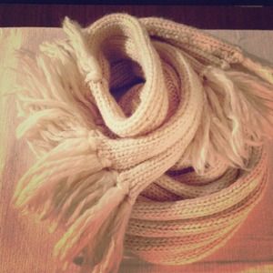 Bundle Wool Scarf - Ivory/ Cream and hat