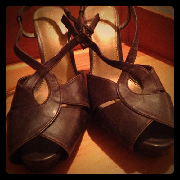 Simply vera retro-inspired heels SALE from 20