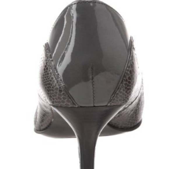 Bandolino snake like skin pump - Picture 3 of 3