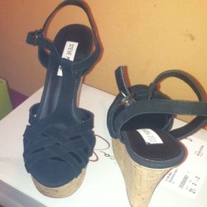 New Steve Madden Suede wedges