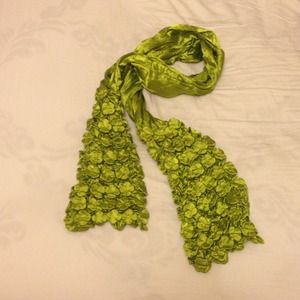 ✧ Green Scarf ✧