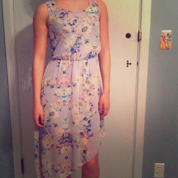 ⛔️SOLD IN BUNDLE ⛔️Beautiful purple floral dress
