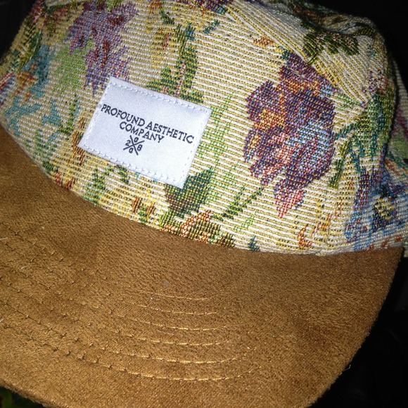 5 panel floral tapestry hat