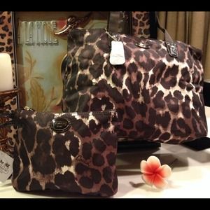 💖💖💖AUTHENTICCOACH MAKE UP BAG💖💖💖