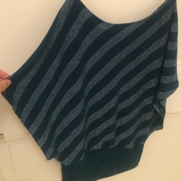 Off Shoulder Top - Picture 3 of 4