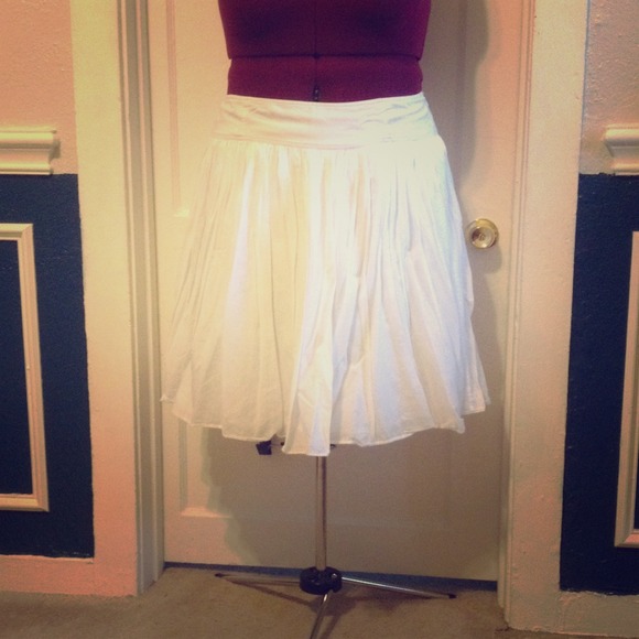 Banana republic white skirt
