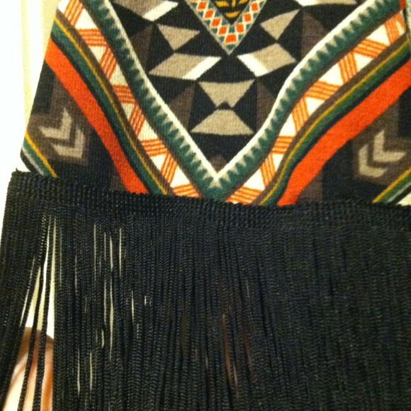 SALE💥HOST PICK 2xs💥Unique fringe detailed kimono - Picture 4 of 4