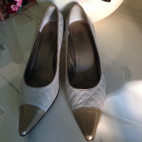 Shoes 12 M