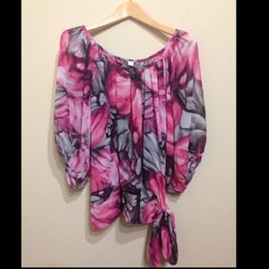 Sheer purple/pink and grey  print top!