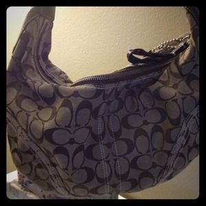 Auth Coach hobo style shoulder bag