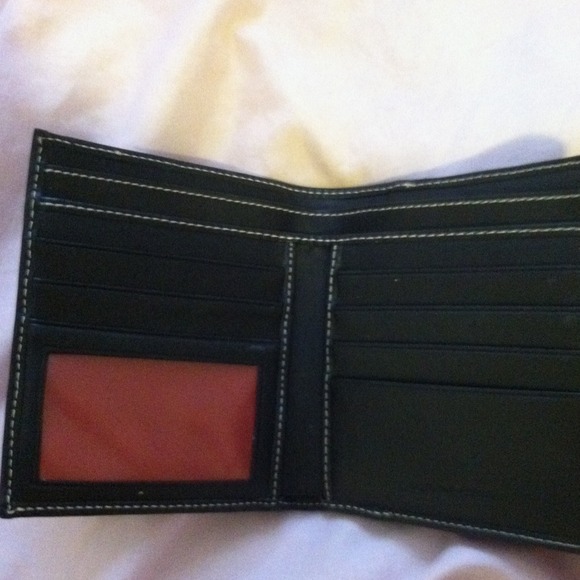 Dooney and bourke wallet