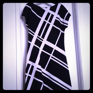 St. John Collection graphic shift