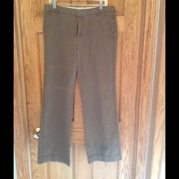 Nice-fitting Gap casual pants