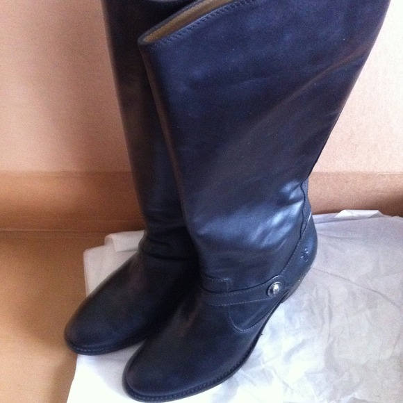 Frye boots , brand new , black size 8 - Picture 2 of 4