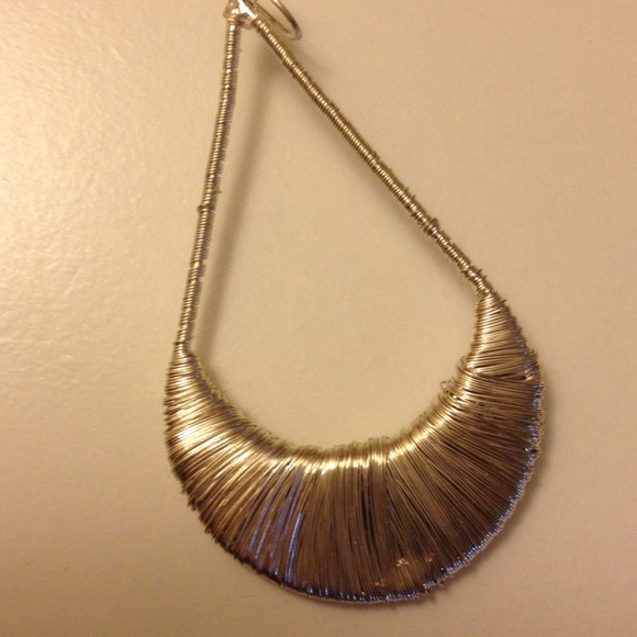 Earring - Picture 2 of 4