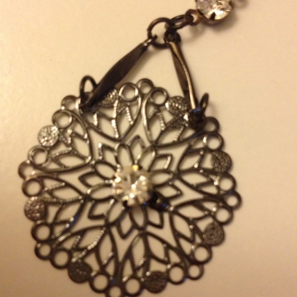 Earring - Picture 3 of 4