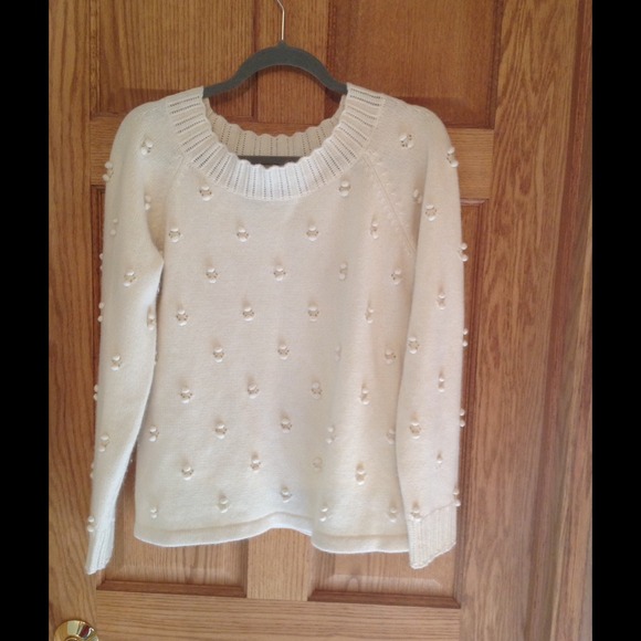 Nice soft ivory colored sweater