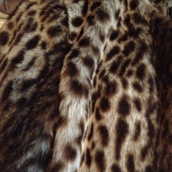 Trouvé faux fur jacket - Picture 2 of 3