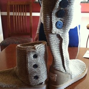 ON HOLD: Never opened oatmeal knit uggs women's 8