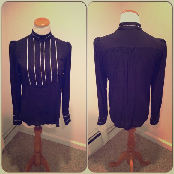 Zara Tops - Bundle @lizandjohnnie: Zara black and white blouse