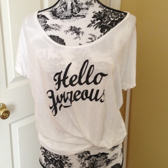 "Hello Gorgeous" tee