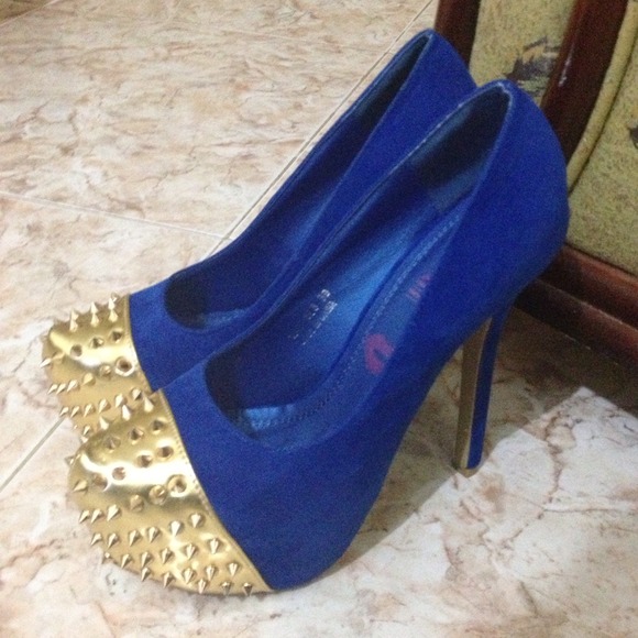Spiked Blue Pumps