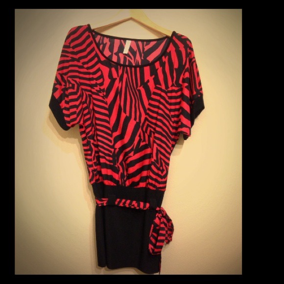 Red and black print tunic