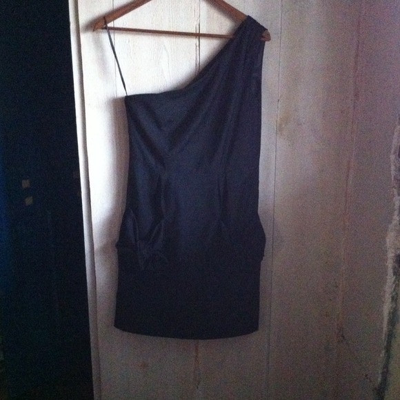 One shoulder black party dress