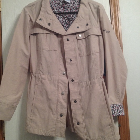 ❗️Flash Sale❗️💯 Columbia Arch Cape Trench Coat