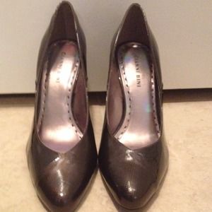 Worn once! Mocha patent leather pumps
