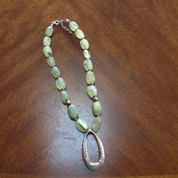 REDUCED Beautiful Silpada statement necklace